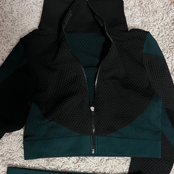 NWOT no brand Workout Seamless Outfits for Women 2 Piece sz 2-4 athletic - Picture 7 of 8